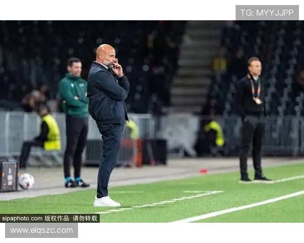 贝尼特斯正式接手帕纳辛奈科斯球队签约两年半开启新篇章